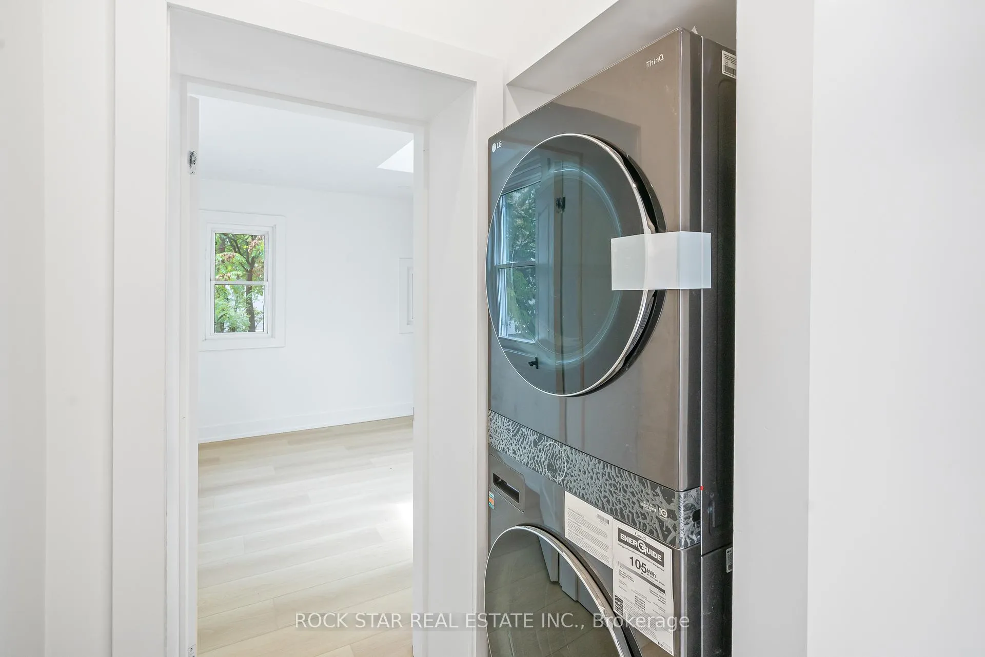 Photo 38 of 42 Ray Street S, Hamilton, Strathcona — HOMEH
