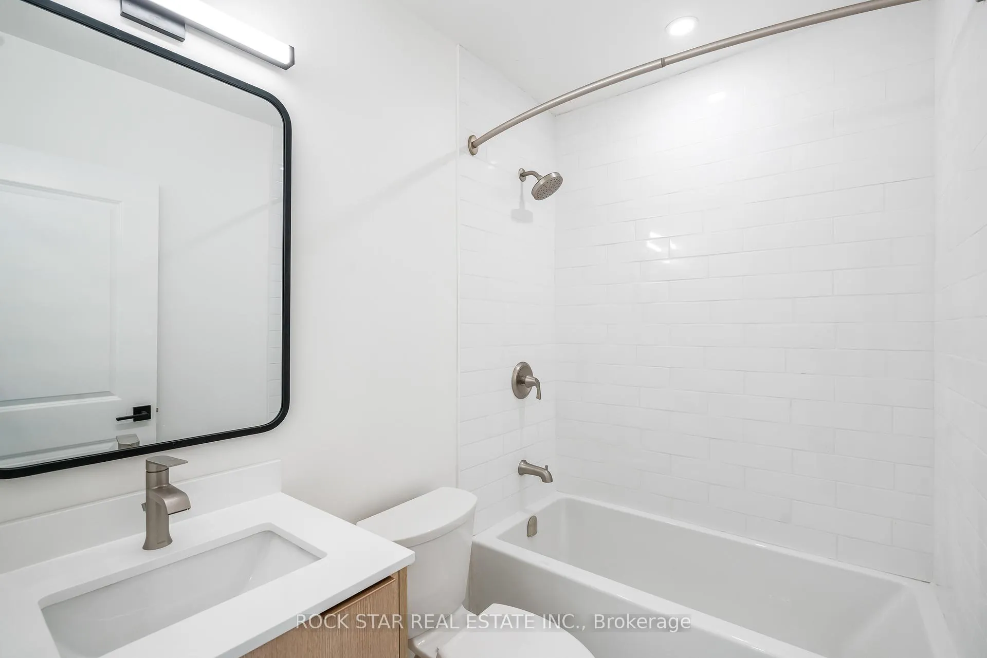 Photo 39 of 42 Ray Street S, Hamilton, Strathcona — HOMEH