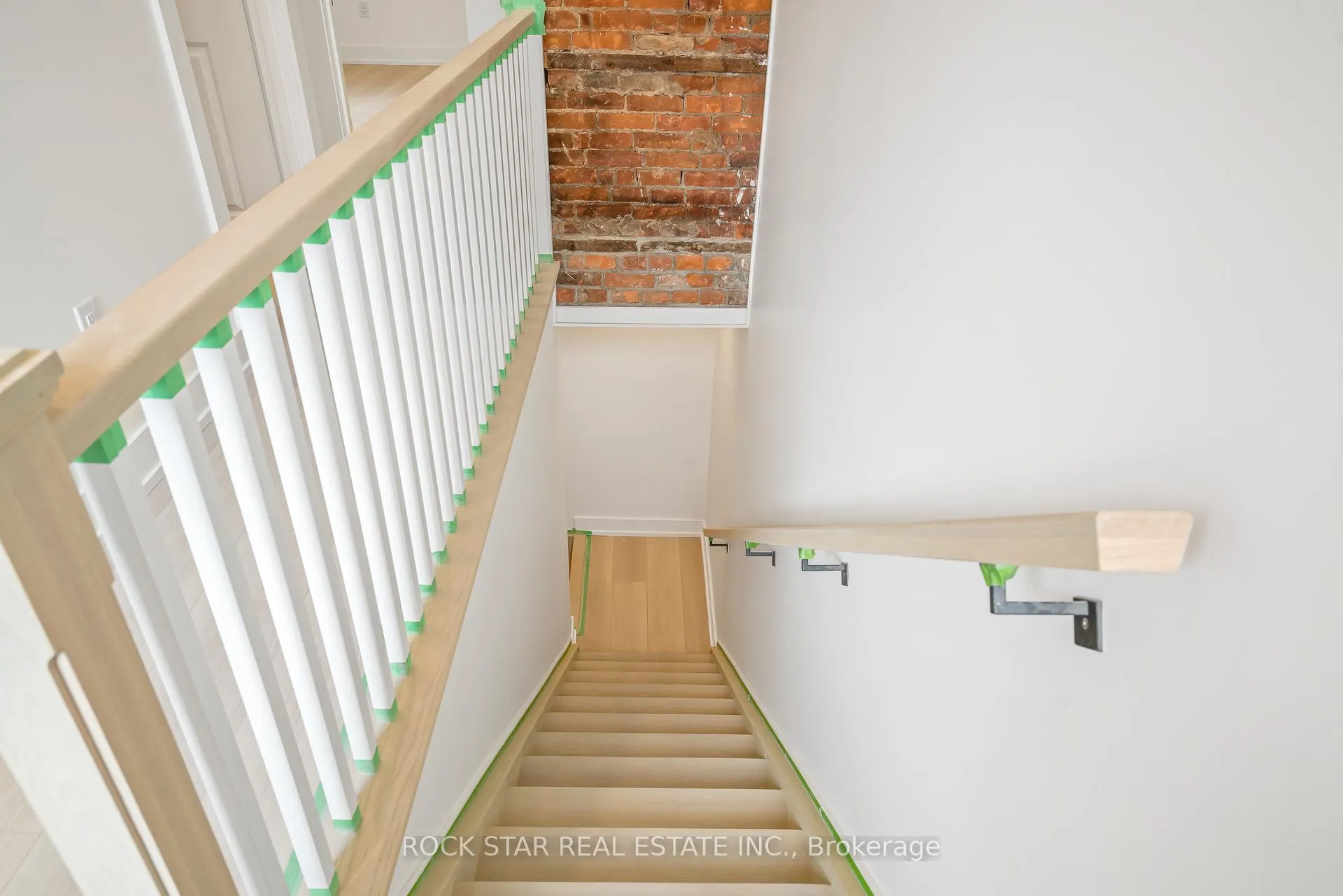 Photo 40 of 42 Ray Street S, Hamilton, Strathcona — HOMEH