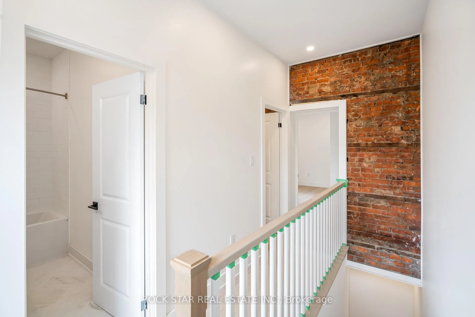 Photo 41 of 42 Ray Street S, Hamilton, Strathcona — HOMEH