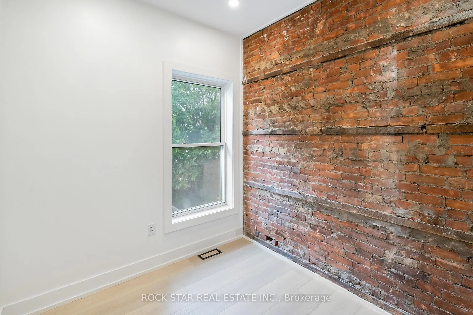 Photo 42 of 42 Ray Street S, Hamilton, Strathcona — HOMEH