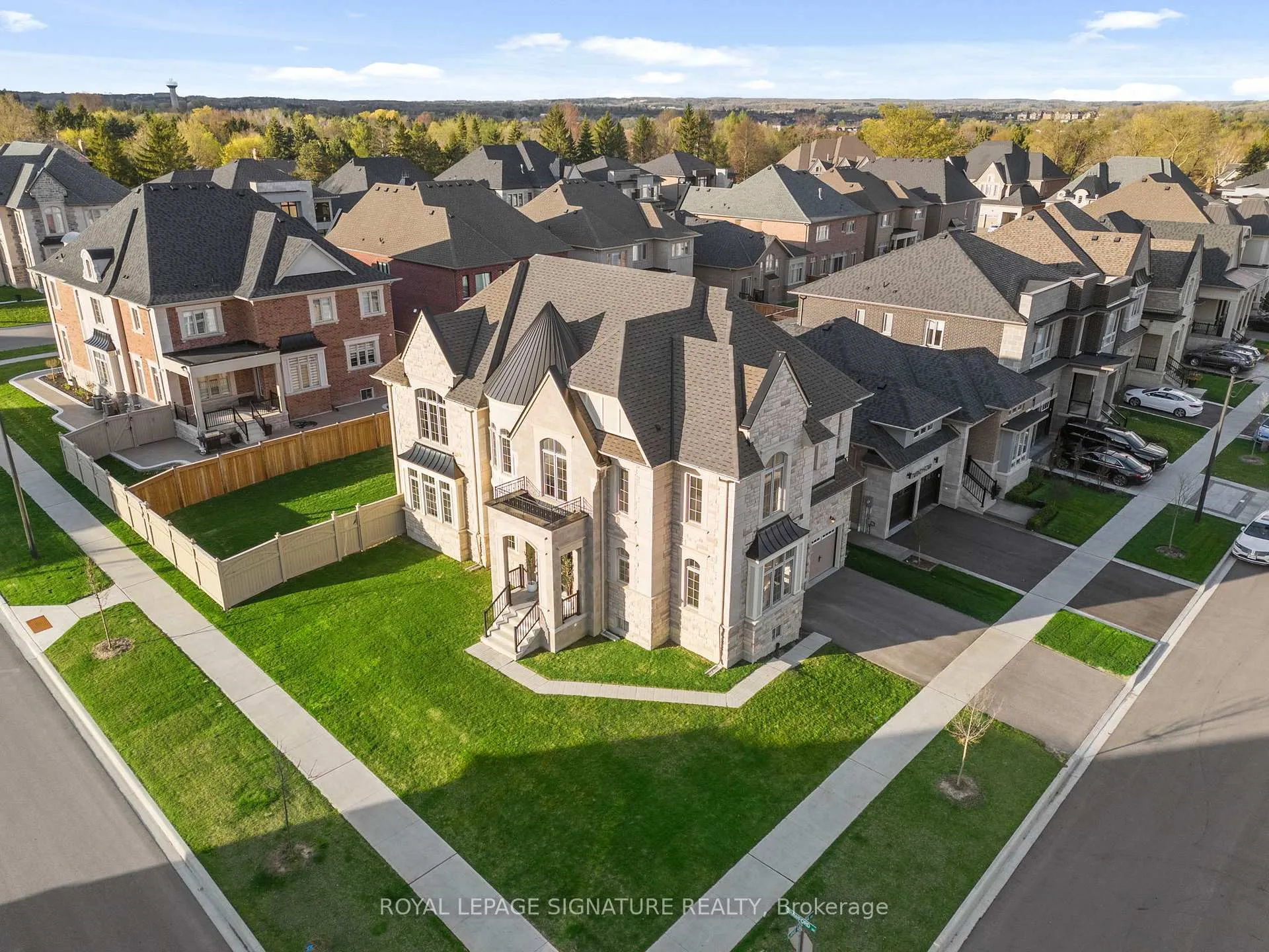 Photo 2 of 28 Lake Lenora Avenue, King, Nobleton — HOMEH