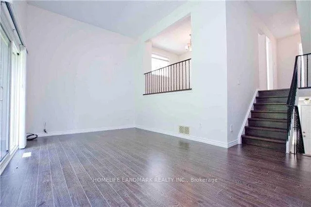 Photo 5 of 16 New Port Way, Markham, Thornhill — HOMEH