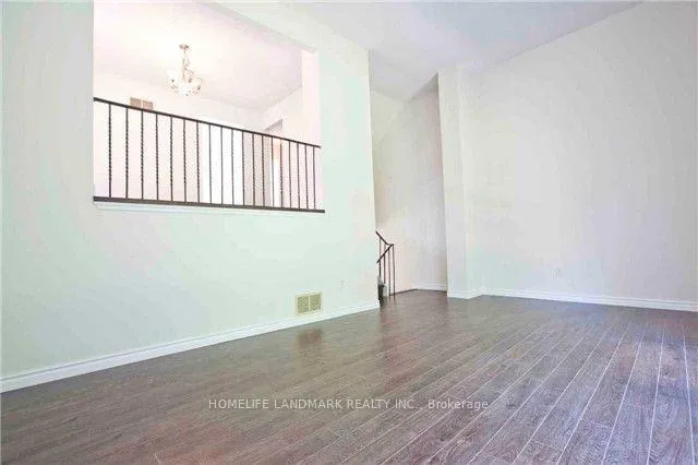 Photo 6 of 16 New Port Way, Markham, Thornhill — HOMEH