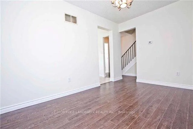 Photo 8 of 16 New Port Way, Markham, Thornhill — HOMEH