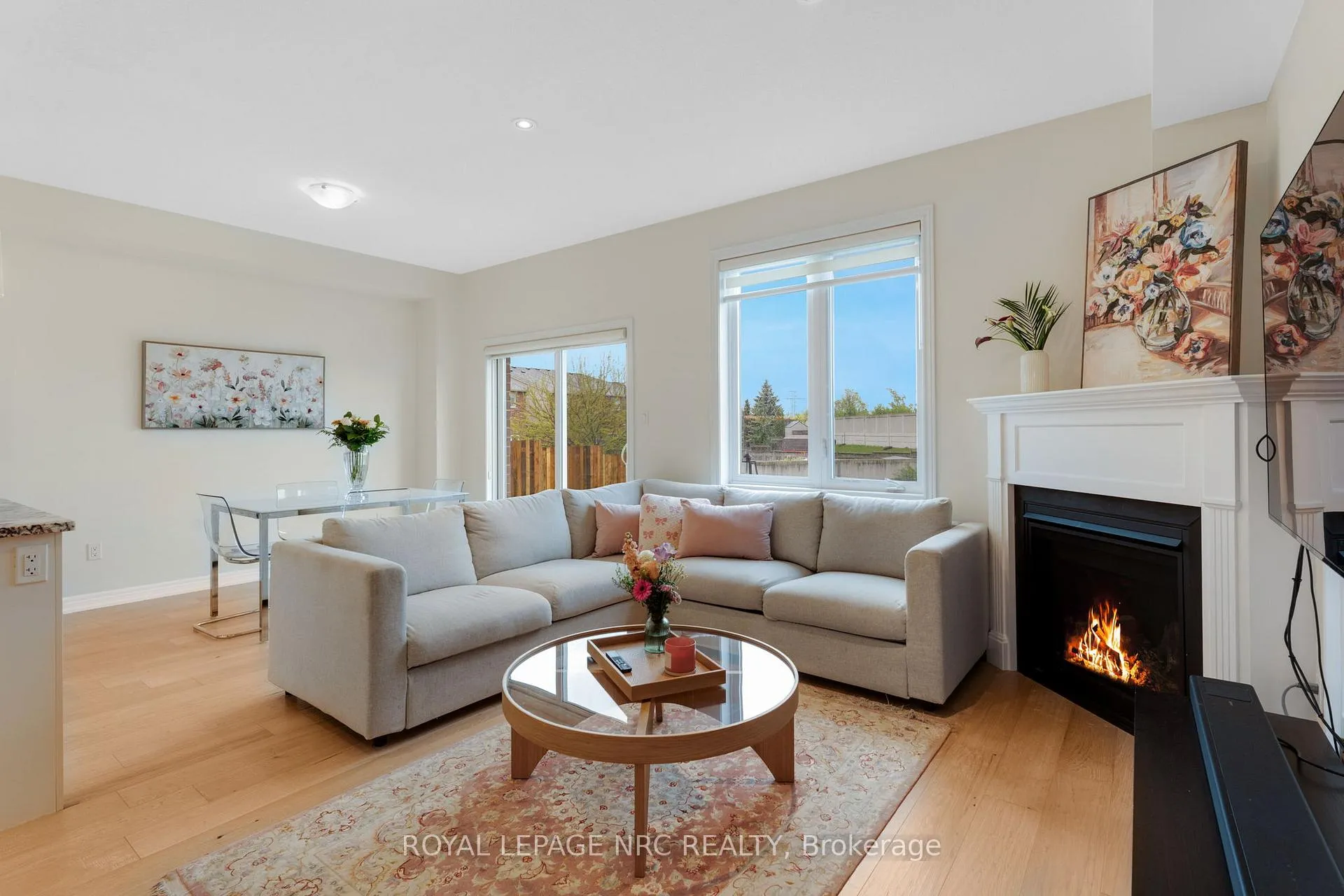 Photo 17 of 21 Pinot Crescent, Hamilton, Stoney Creek — HOMEH