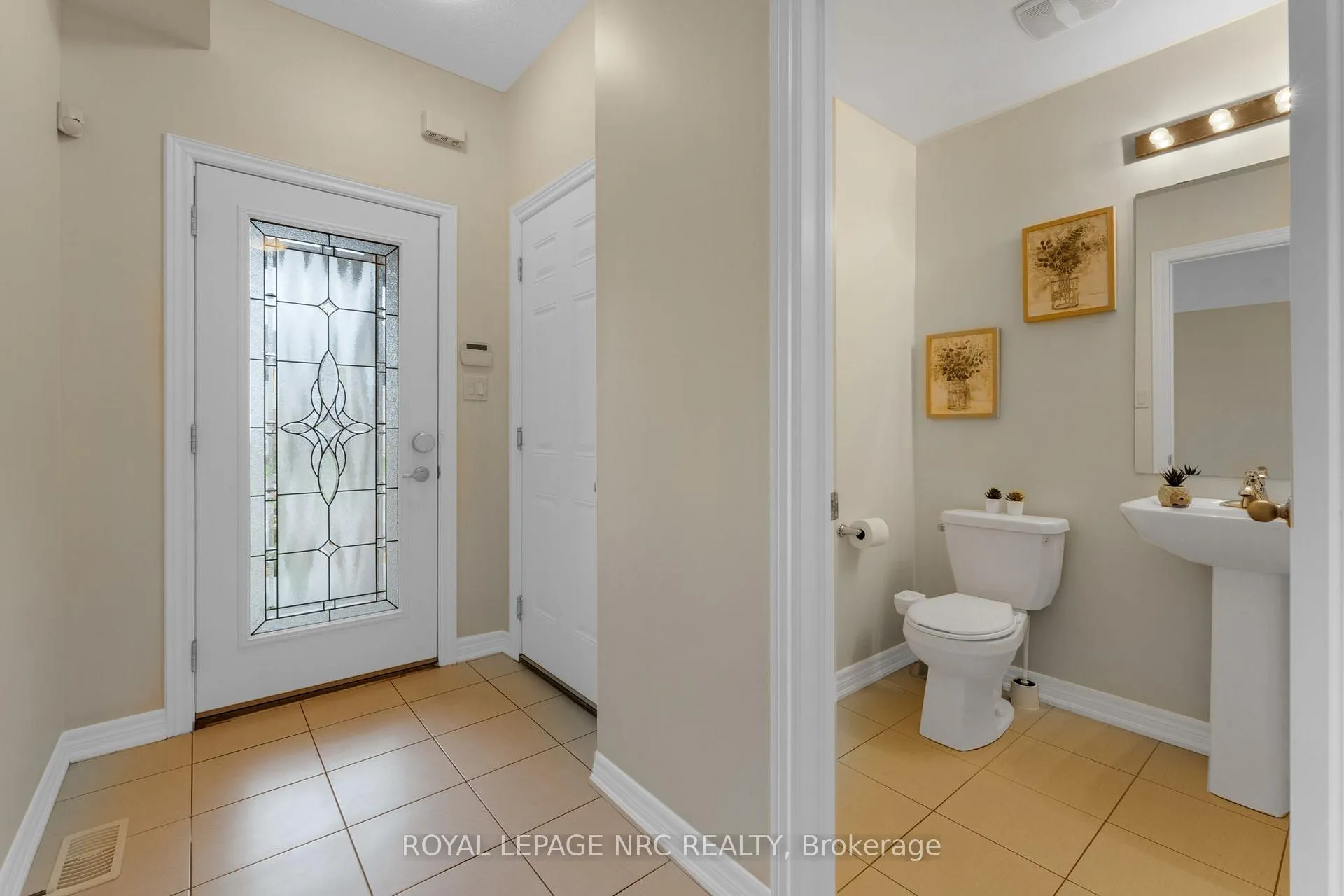 Photo 18 of 21 Pinot Crescent, Hamilton, Stoney Creek — HOMEH