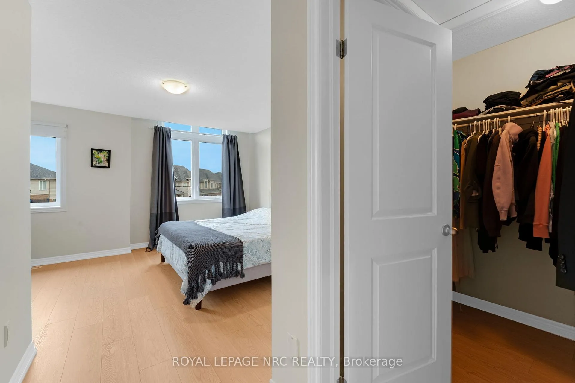 Photo 21 of 21 Pinot Crescent, Hamilton, Stoney Creek — HOMEH