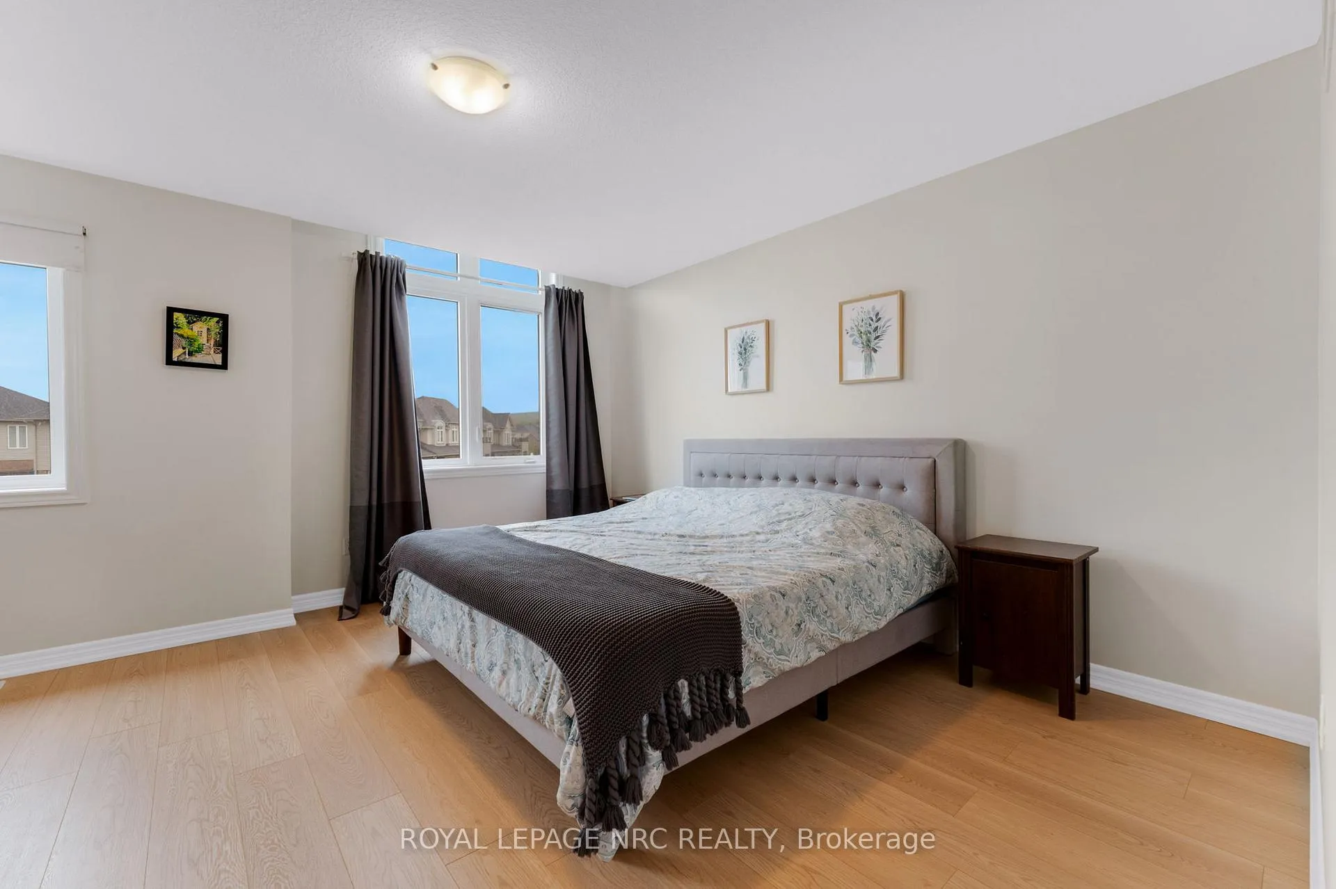 Photo 22 of 21 Pinot Crescent, Hamilton, Stoney Creek — HOMEH