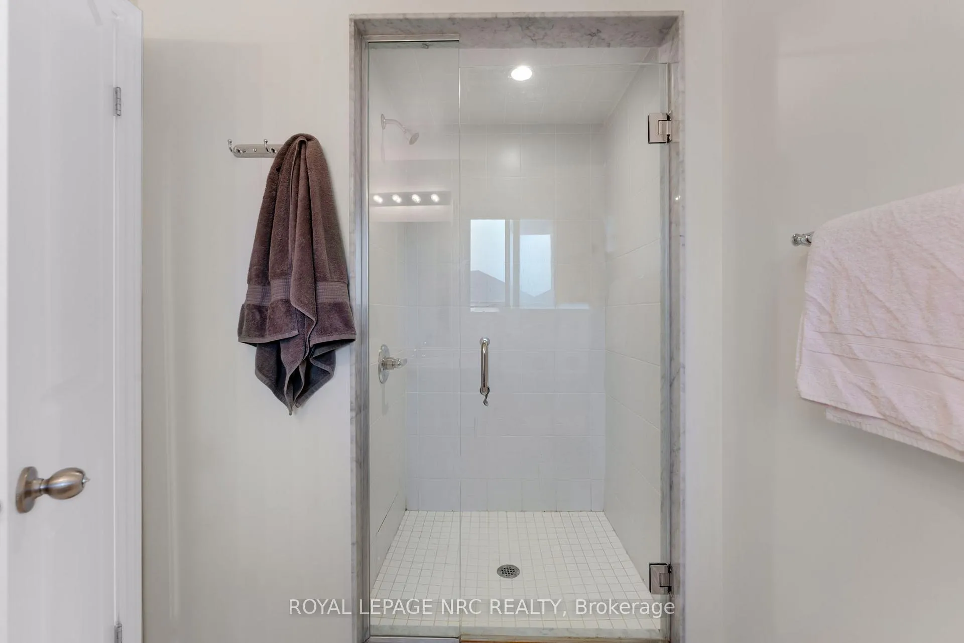 Photo 25 of 21 Pinot Crescent, Hamilton, Stoney Creek — HOMEH