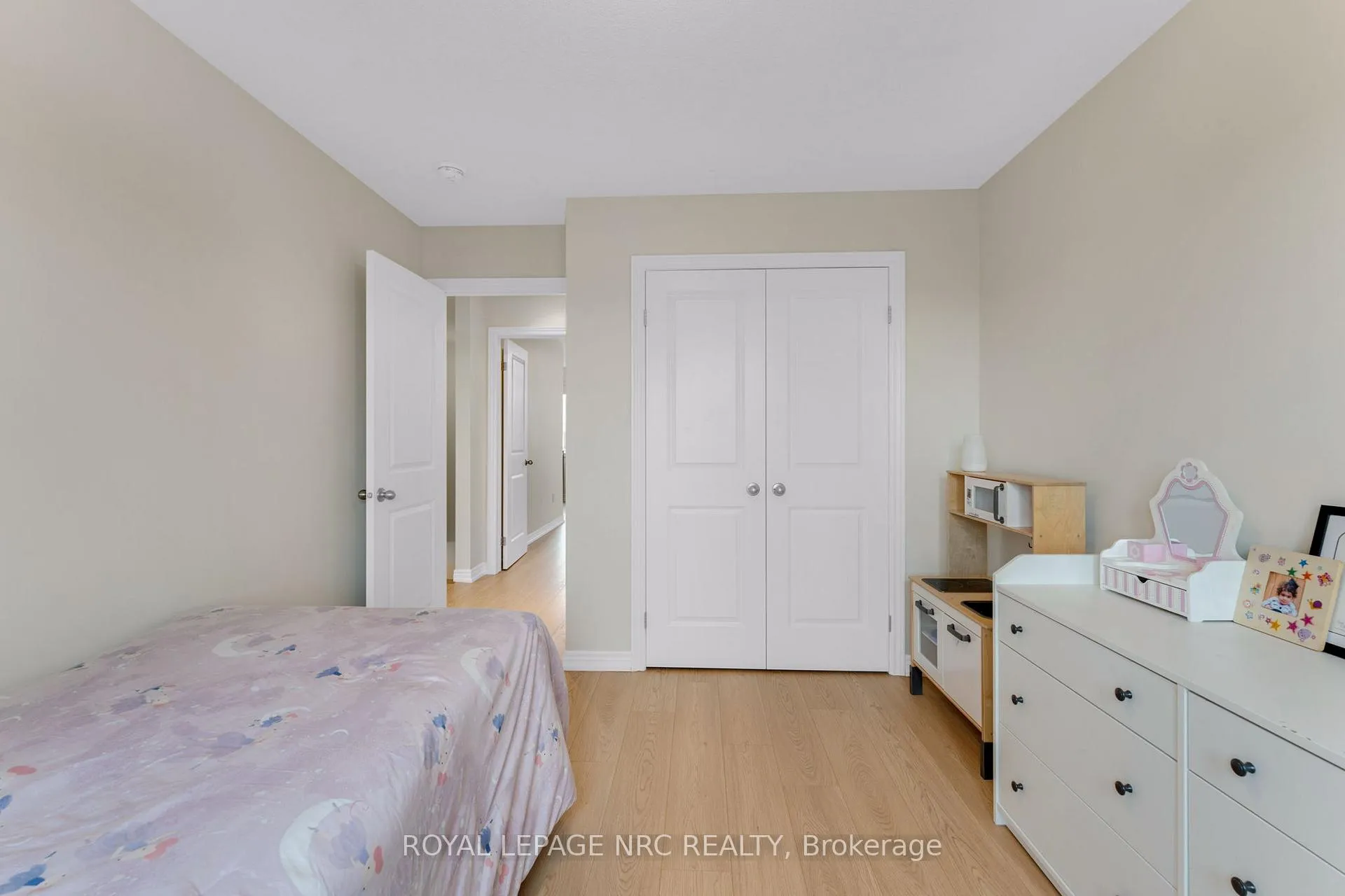 Photo 28 of 21 Pinot Crescent, Hamilton, Stoney Creek — HOMEH