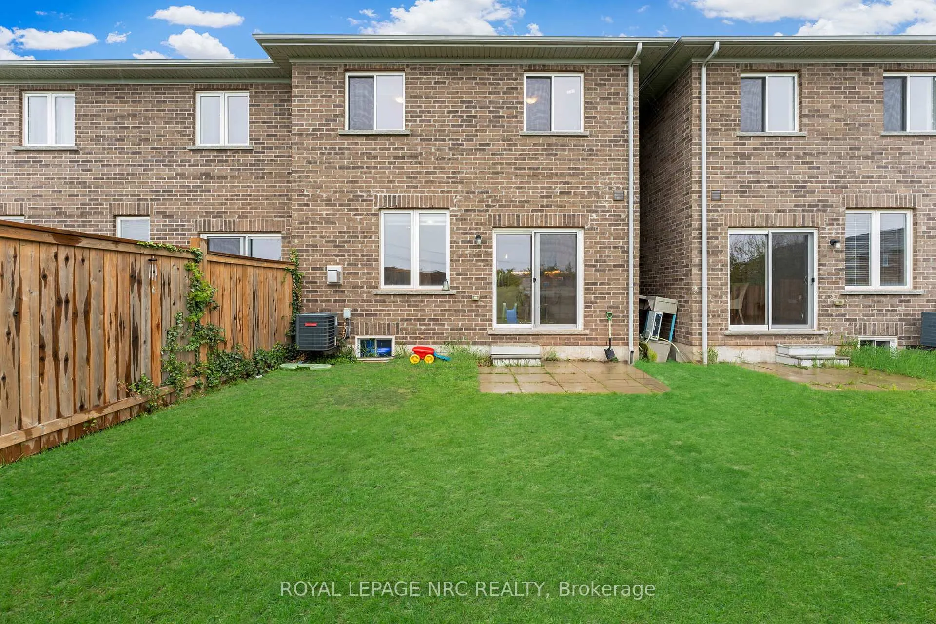 Photo 34 of 21 Pinot Crescent, Hamilton, Stoney Creek — HOMEH