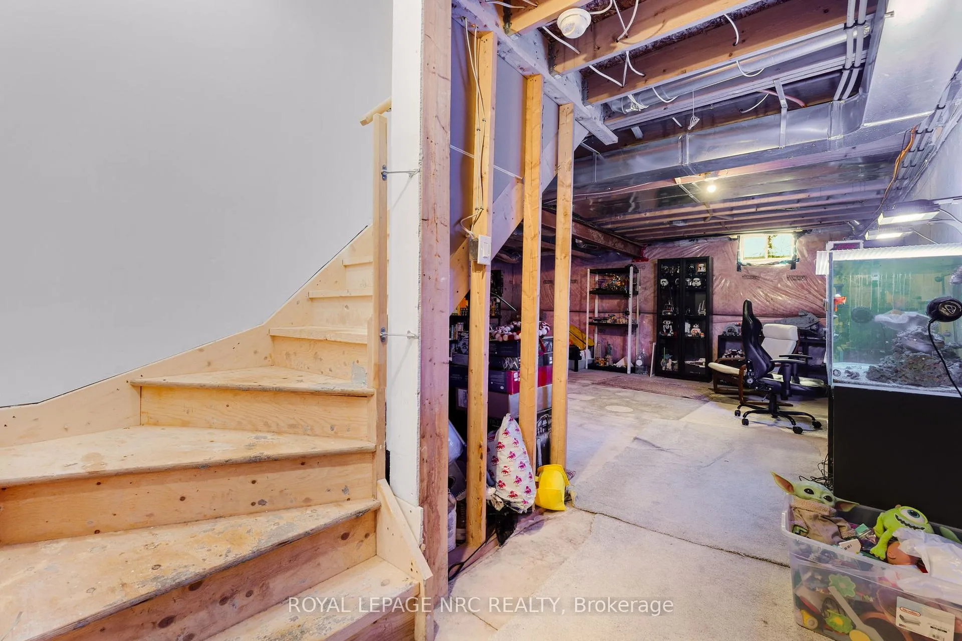 Photo 38 of 21 Pinot Crescent, Hamilton, Stoney Creek — HOMEH