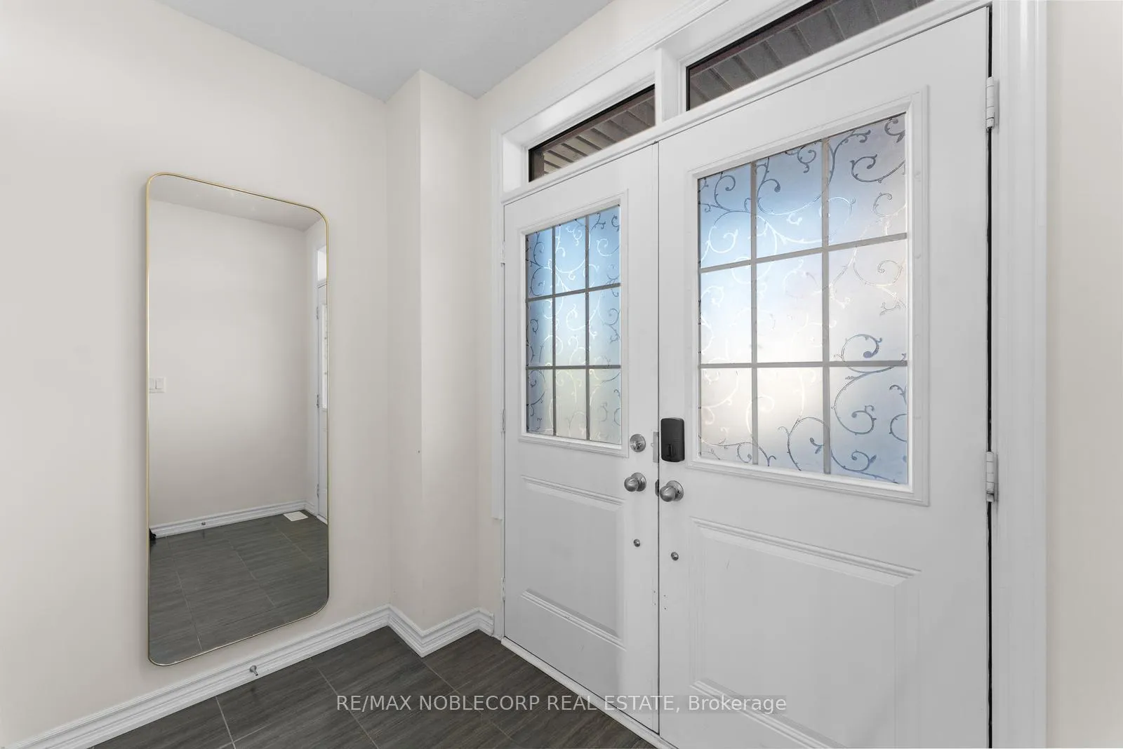 Photo 10 of 75 Holyrood Crescent, Vaughan, Kleinburg — HOMEH