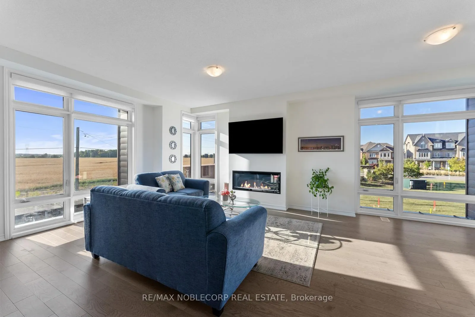 Photo 15 of 75 Holyrood Crescent, Vaughan, Kleinburg — HOMEH