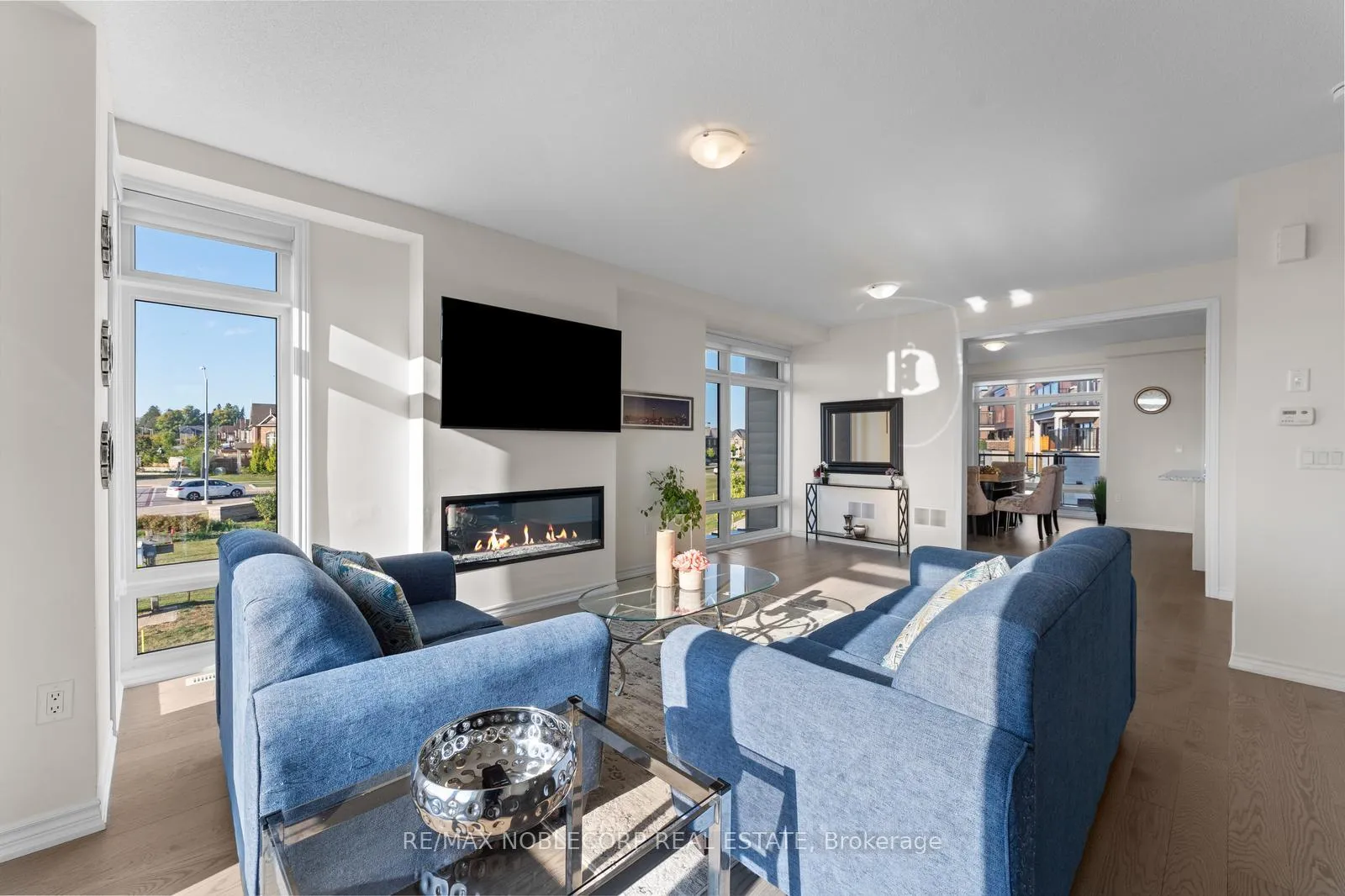 Photo 16 of 75 Holyrood Crescent, Vaughan, Kleinburg — HOMEH