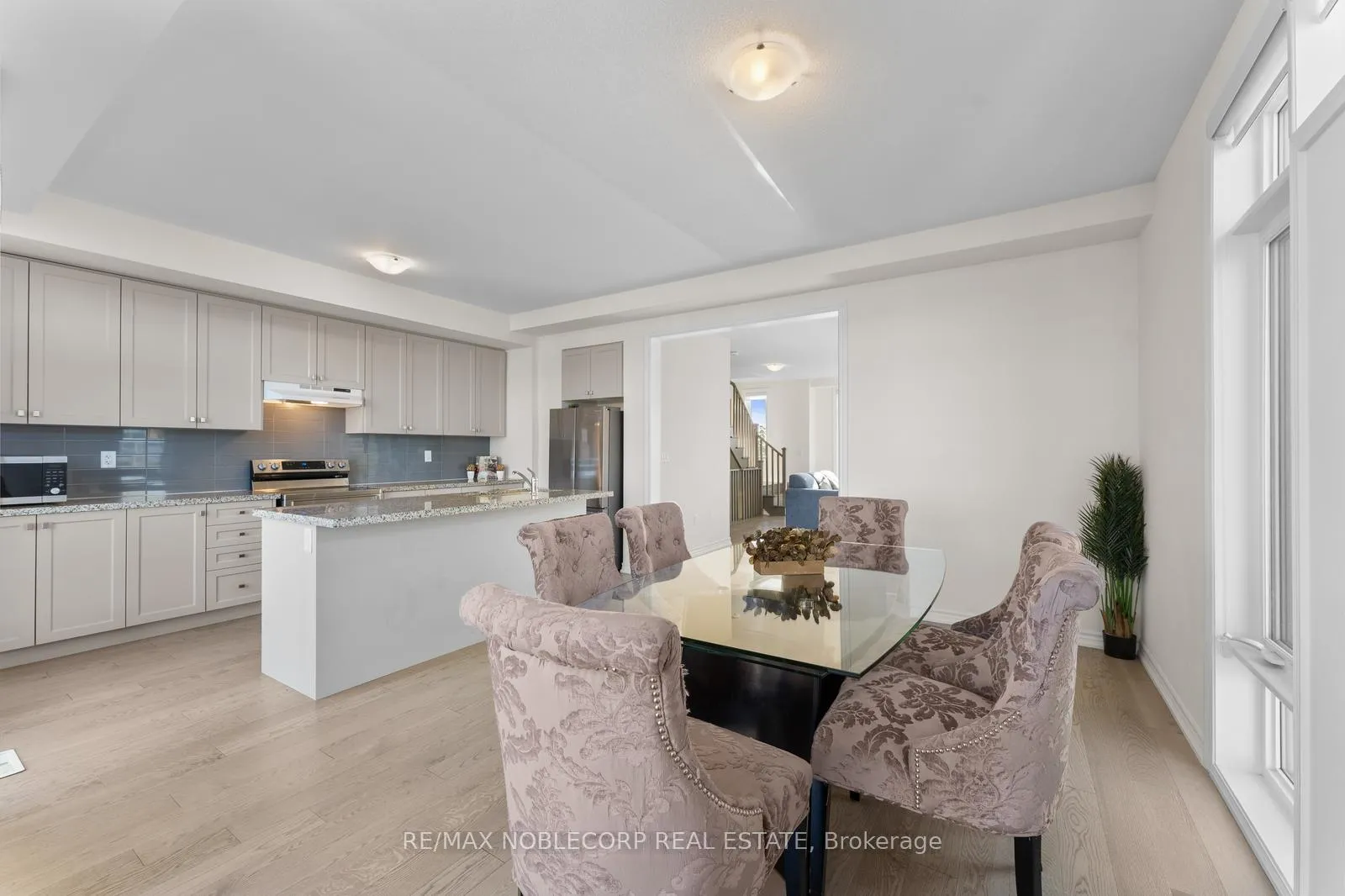 Photo 19 of 75 Holyrood Crescent, Vaughan, Kleinburg — HOMEH