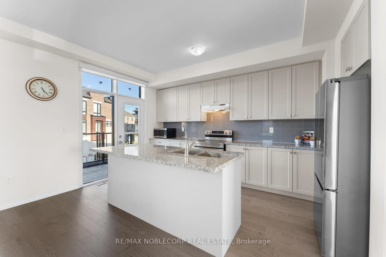 Photo 20 of 75 Holyrood Crescent, Vaughan, Kleinburg — HOMEH