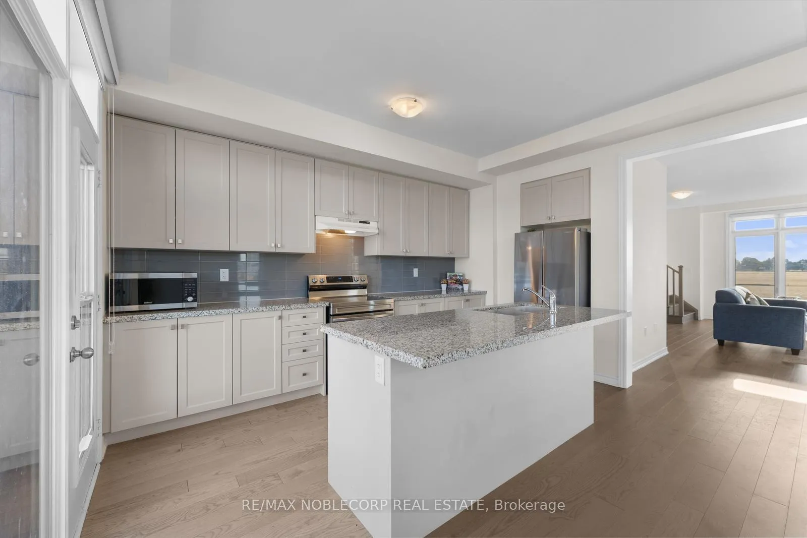 Photo 21 of 75 Holyrood Crescent, Vaughan, Kleinburg — HOMEH
