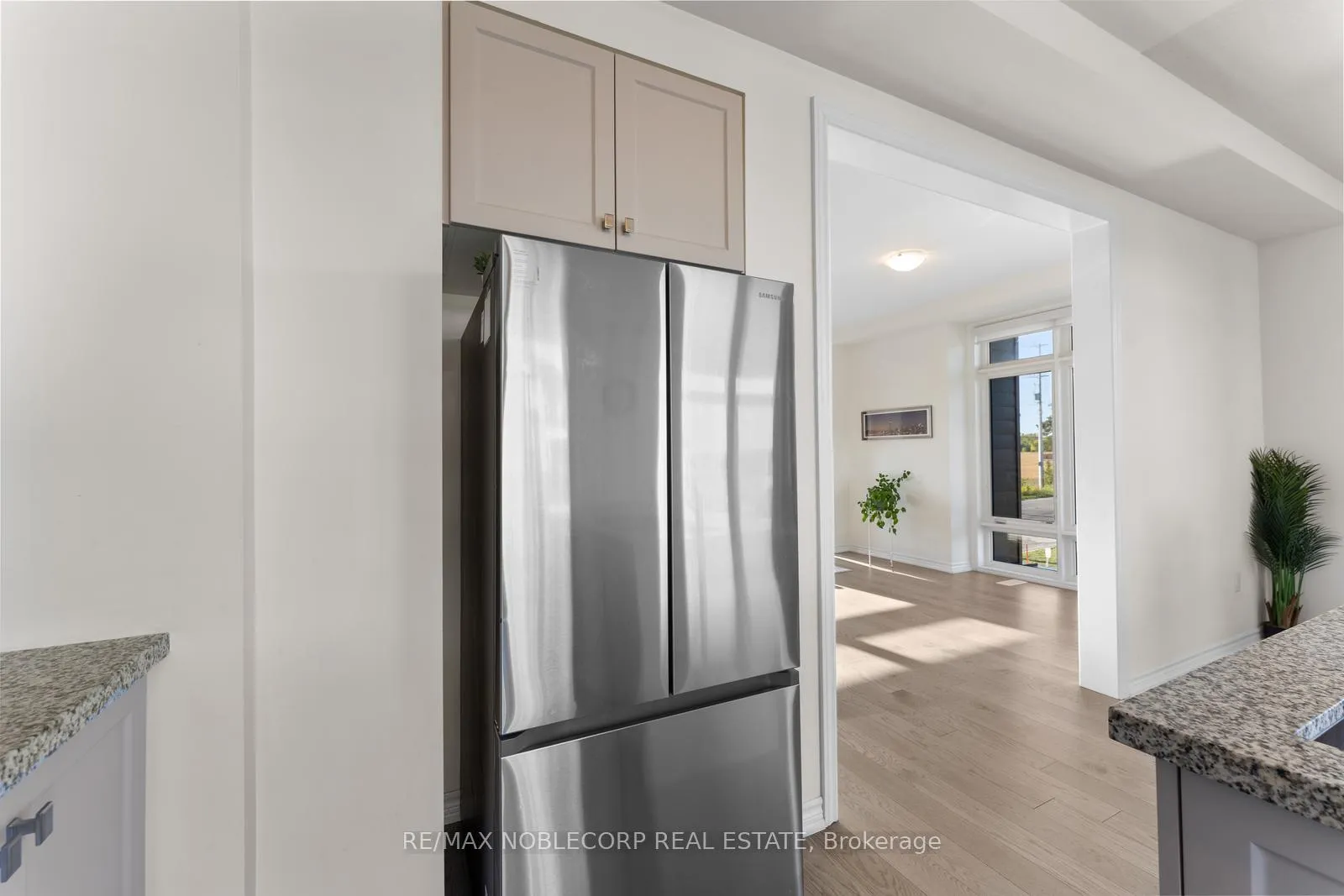 Photo 23 of 75 Holyrood Crescent, Vaughan, Kleinburg — HOMEH
