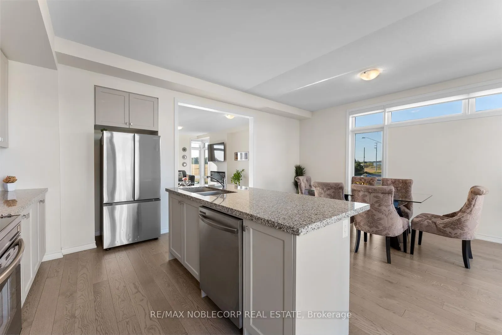 Photo 26 of 75 Holyrood Crescent, Vaughan, Kleinburg — HOMEH