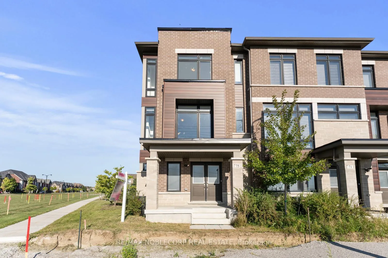 Photo 45 of 75 Holyrood Crescent, Vaughan, Kleinburg — HOMEH