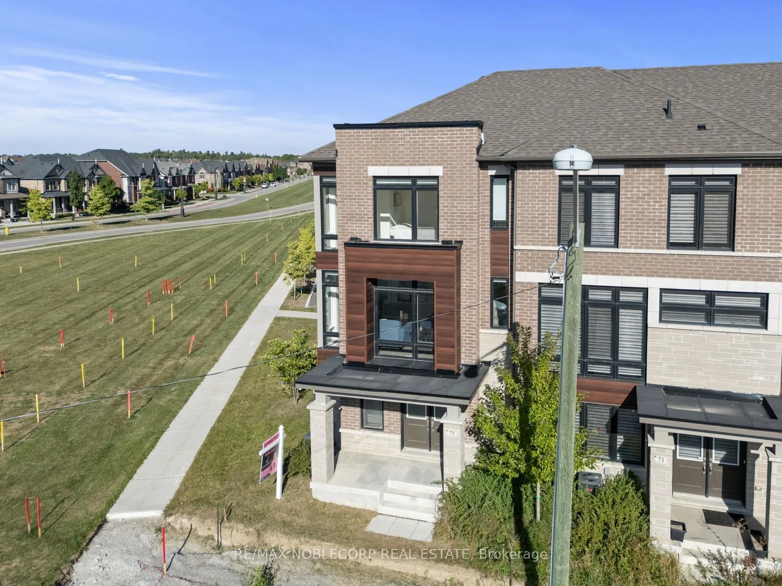 Photo 49 of 75 Holyrood Crescent, Vaughan, Kleinburg — HOMEH