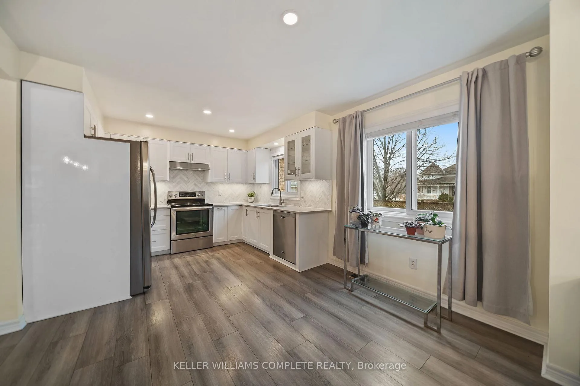 Photo 16 of 83 Udell Way, Grimsby, Grimsby East — HOMEH