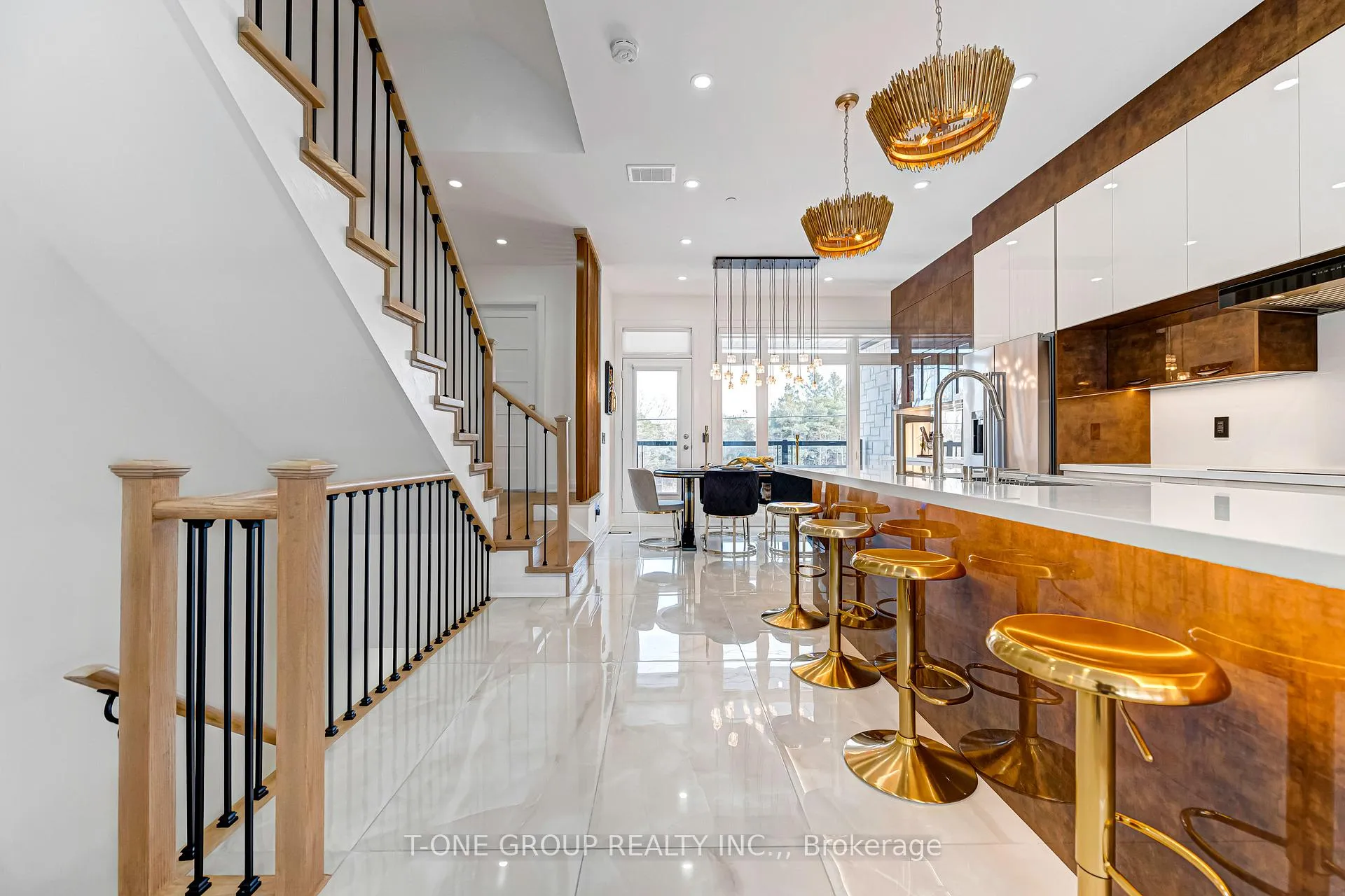 Photo 13 of 9 Credit Lane, Richmond Hill, Jefferson — HOMEH