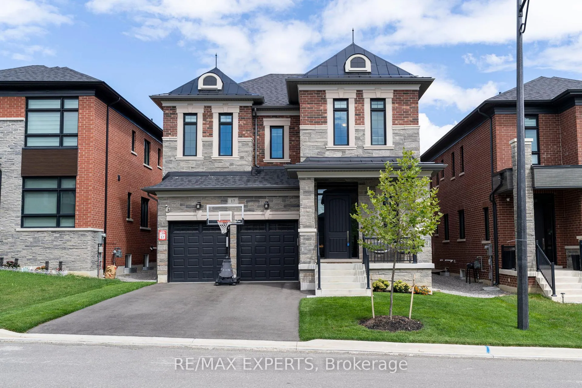 Photo 4 of 17 Kinburn Crescent, Vaughan, Vellore Village — HOMEH