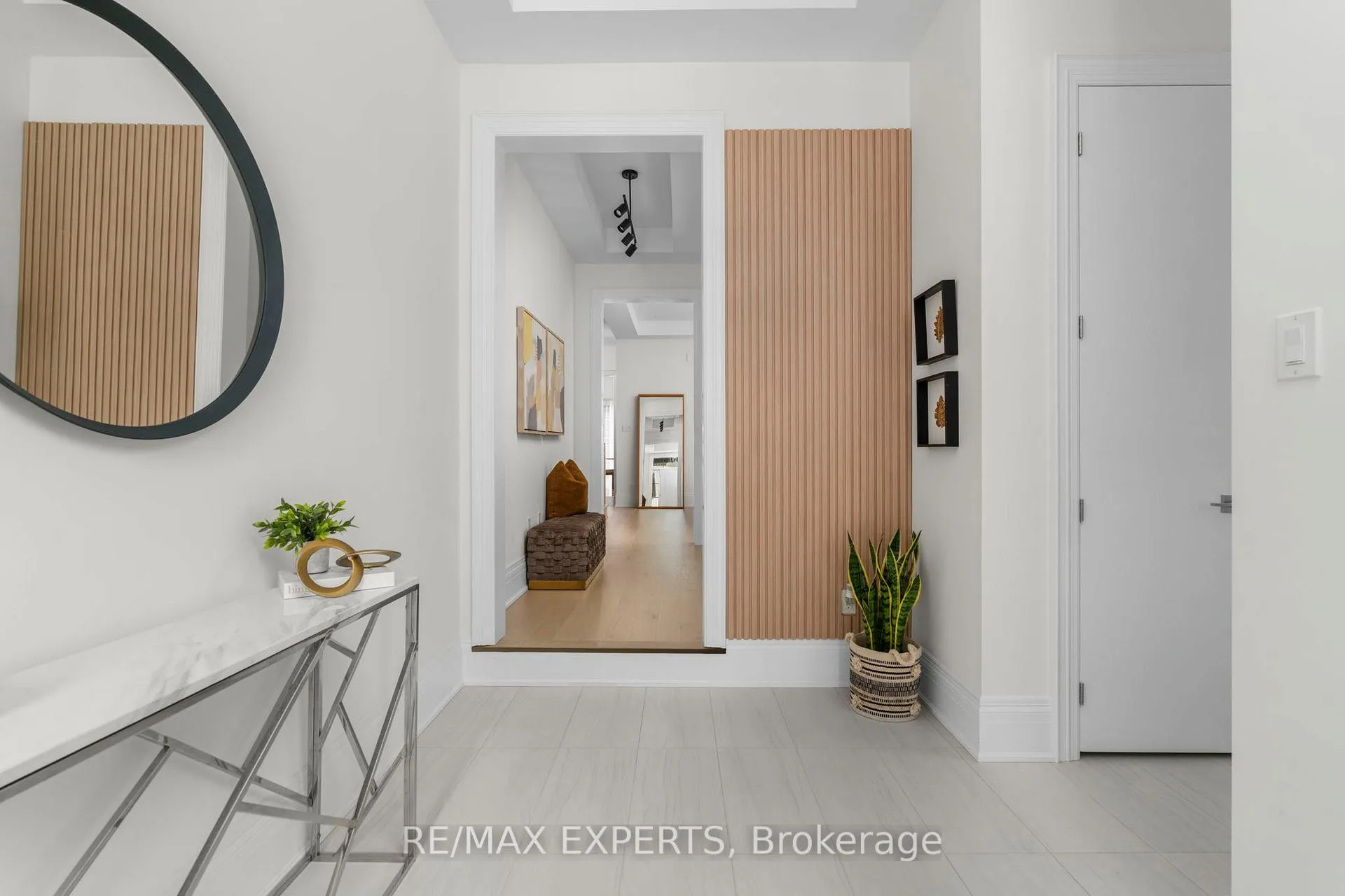 Photo 9 of 17 Kinburn Crescent, Vaughan, Vellore Village — HOMEH