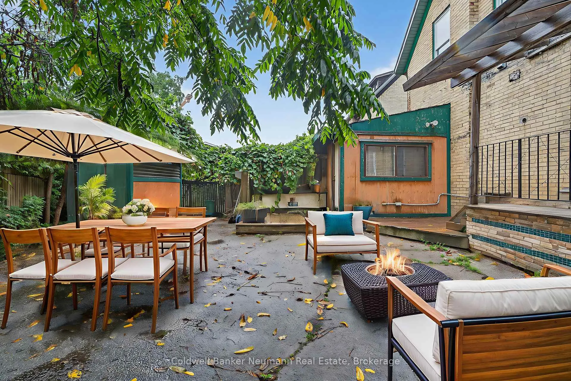 Photo 3 of 155 Weber Street E, Kitchener — HOMEH