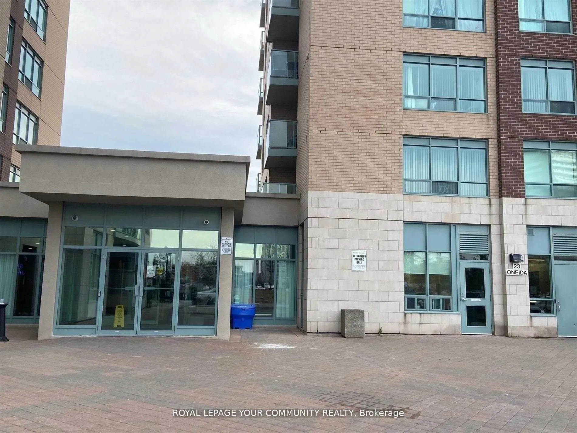 Photo 2 of Unit LPH10, 23 Oneida Crescent, Richmond Hill, Langstaff — HOMEH