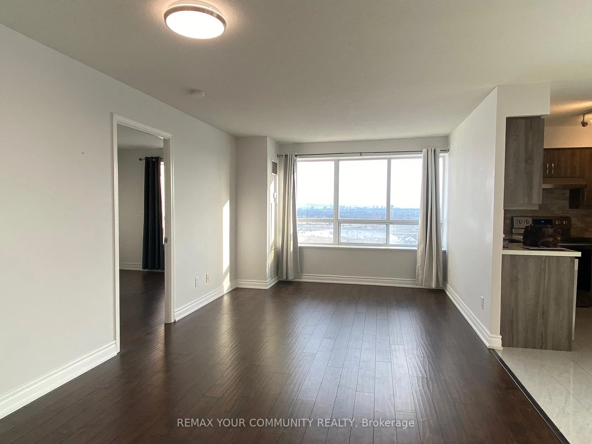 Photo 9 of Unit LPH10, 23 Oneida Crescent, Richmond Hill, Langstaff — HOMEH