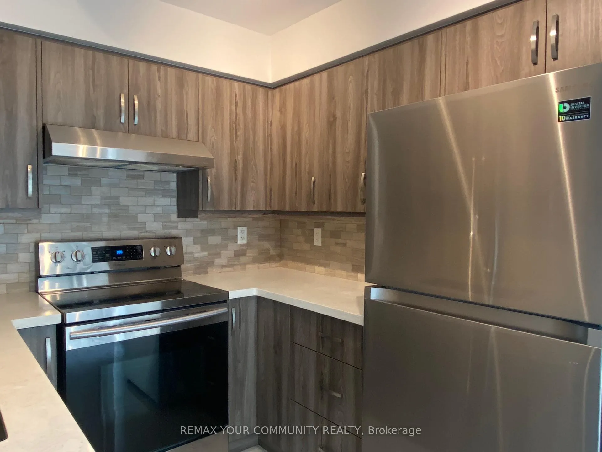 Photo 14 of Unit LPH10, 23 Oneida Crescent, Richmond Hill, Langstaff — HOMEH