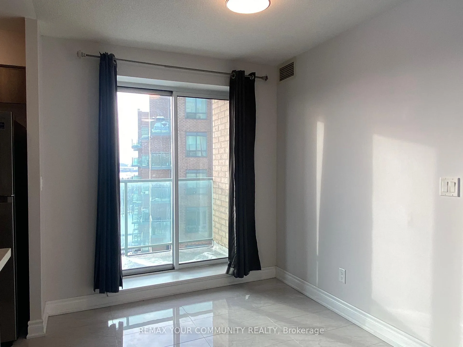 Photo 16 of Unit LPH10, 23 Oneida Crescent, Richmond Hill, Langstaff — HOMEH