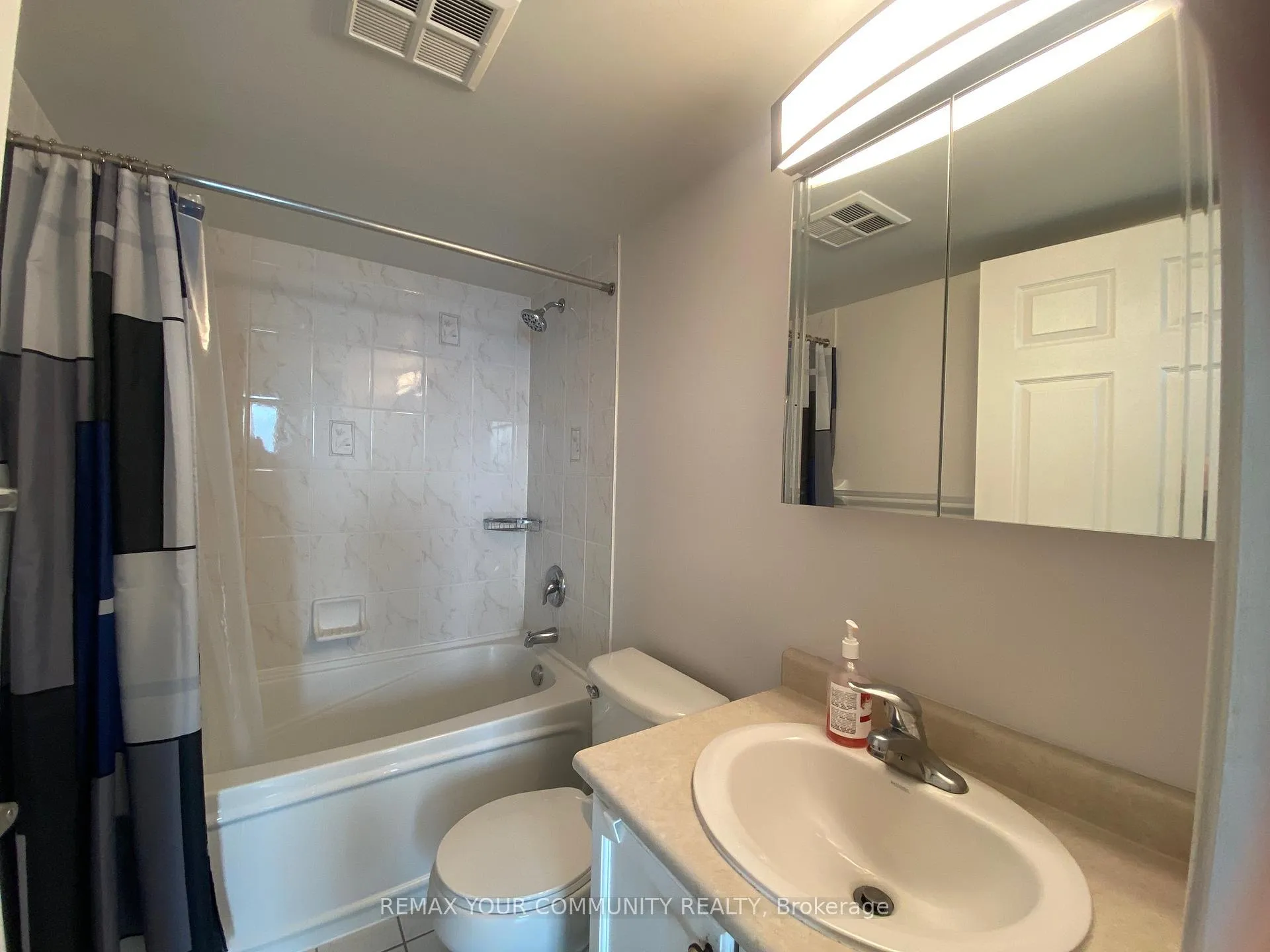 Photo 20 of Unit LPH10, 23 Oneida Crescent, Richmond Hill, Langstaff — HOMEH