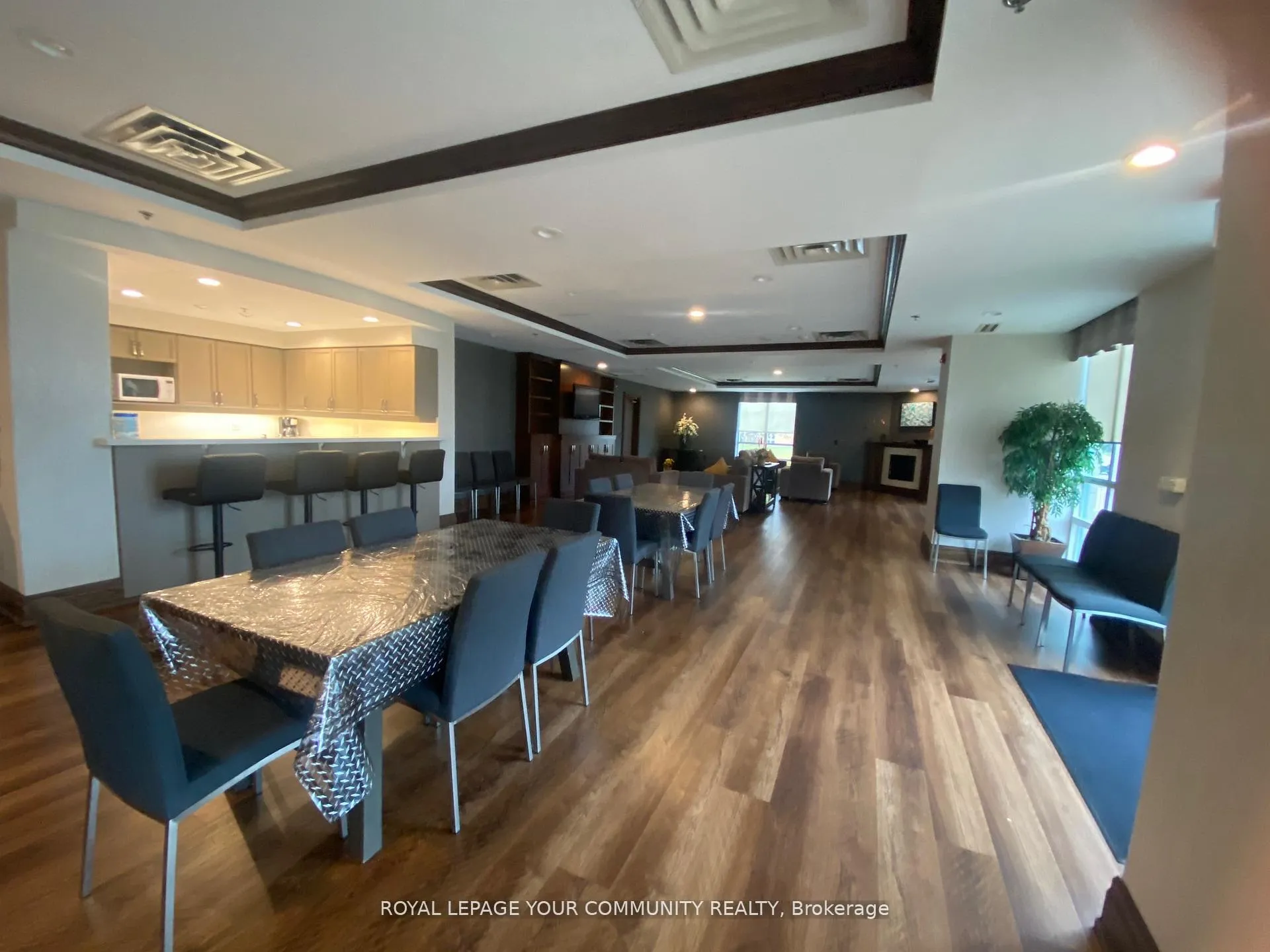 Photo 26 of Unit LPH10, 23 Oneida Crescent, Richmond Hill, Langstaff — HOMEH