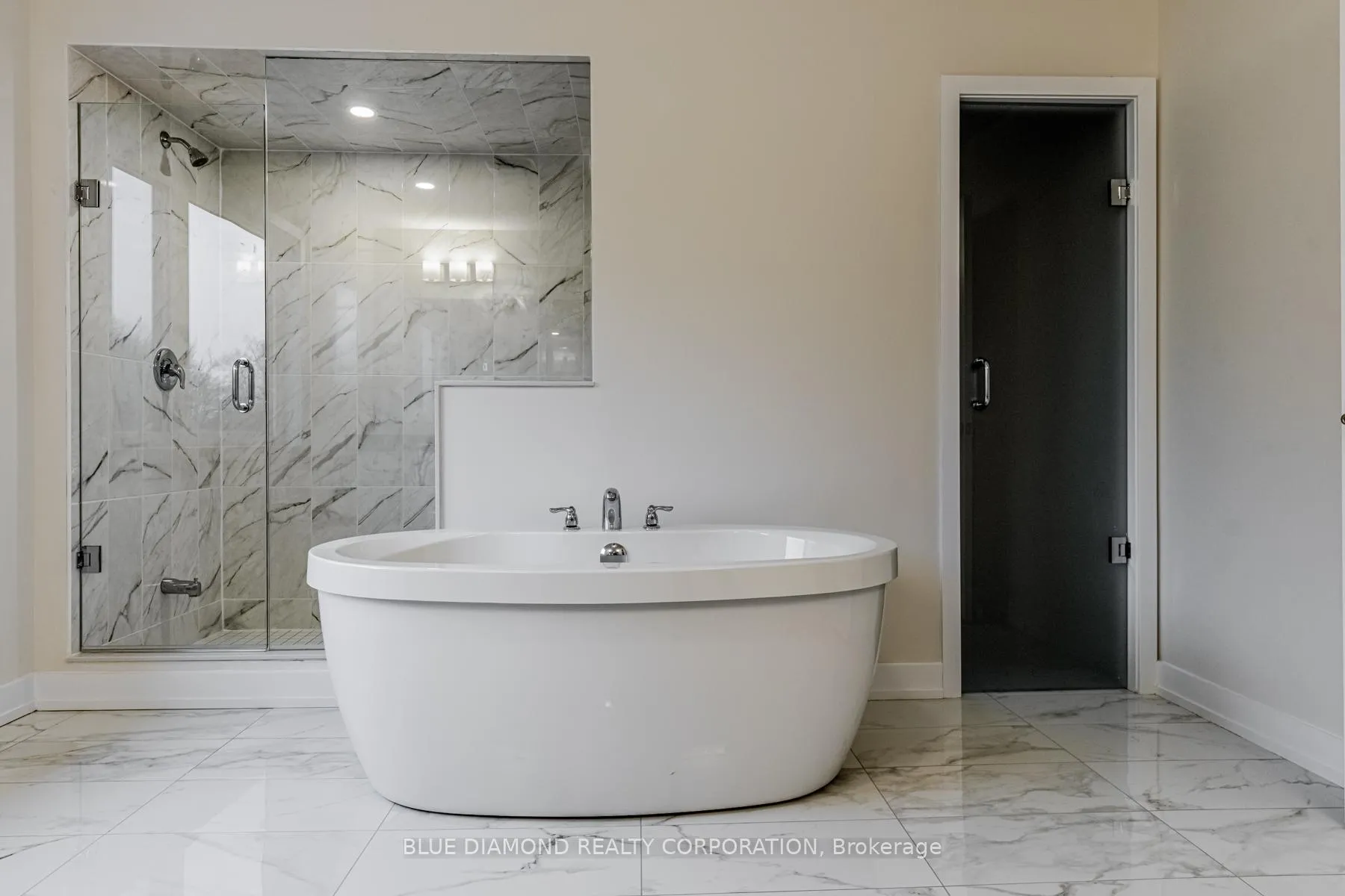 Photo 7 of 1479 Wellwood Terrace, Milton, Cobban — HOMEH