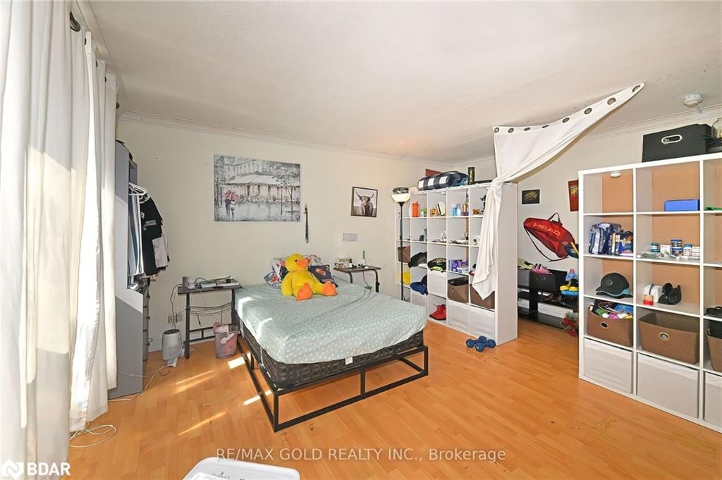 Photo 4 of 156 Barrington Avenue, Toronto, Crescent Town — HOMEH