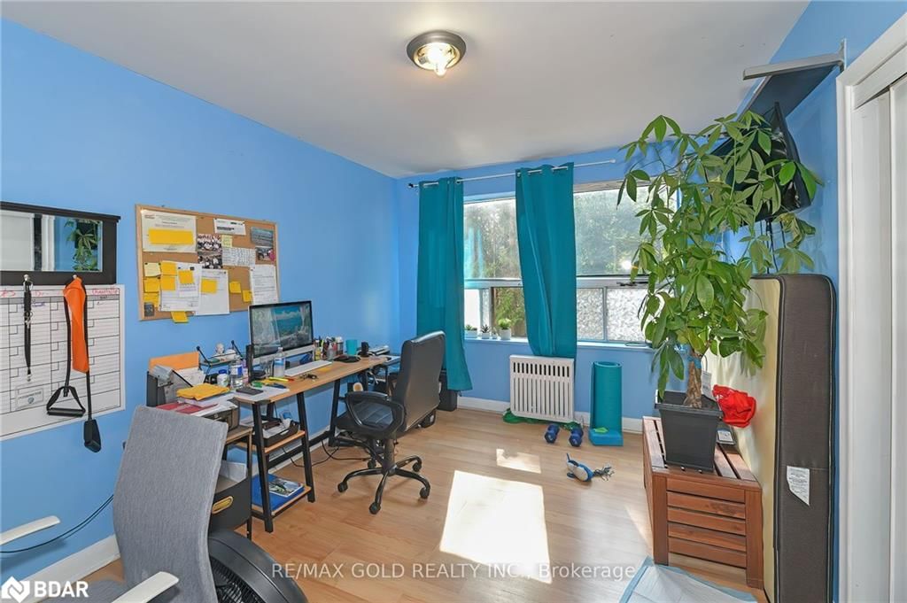 Photo 5 of 156 Barrington Avenue, Toronto, Crescent Town — HOMEH