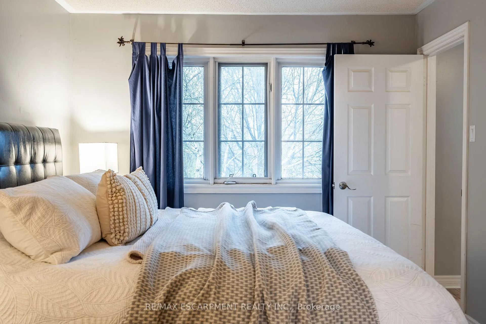 Photo 23 of 38 Fellowes Crescent, Hamilton, Waterdown — HOMEH