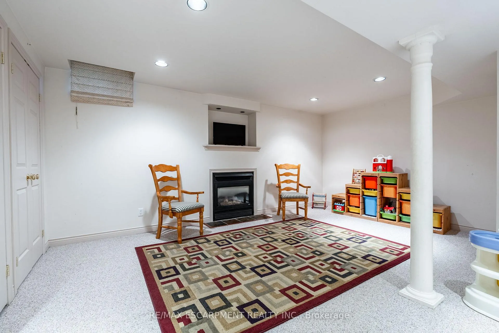 Photo 25 of 38 Fellowes Crescent, Hamilton, Waterdown — HOMEH