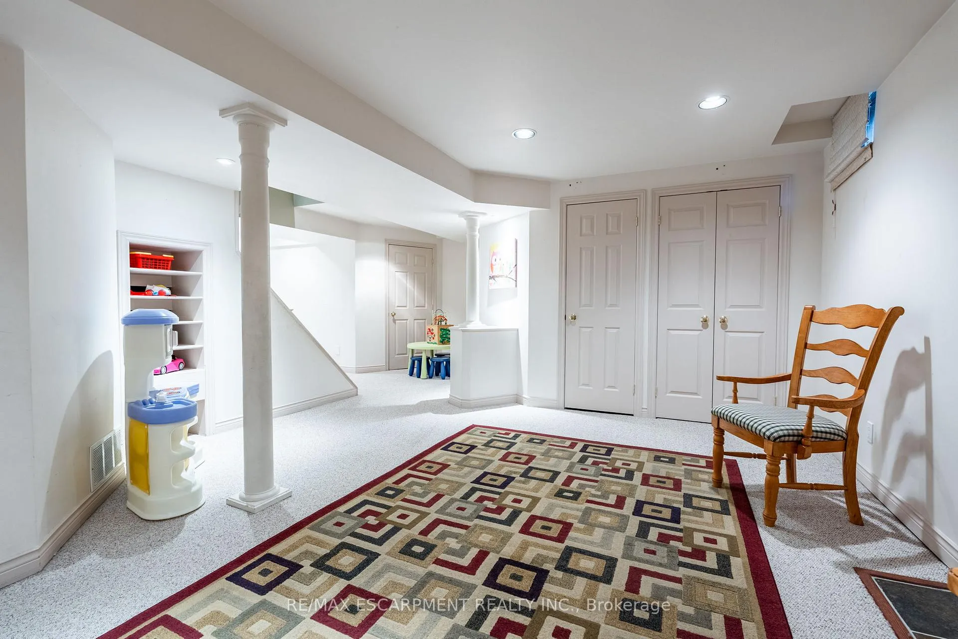 Photo 26 of 38 Fellowes Crescent, Hamilton, Waterdown — HOMEH