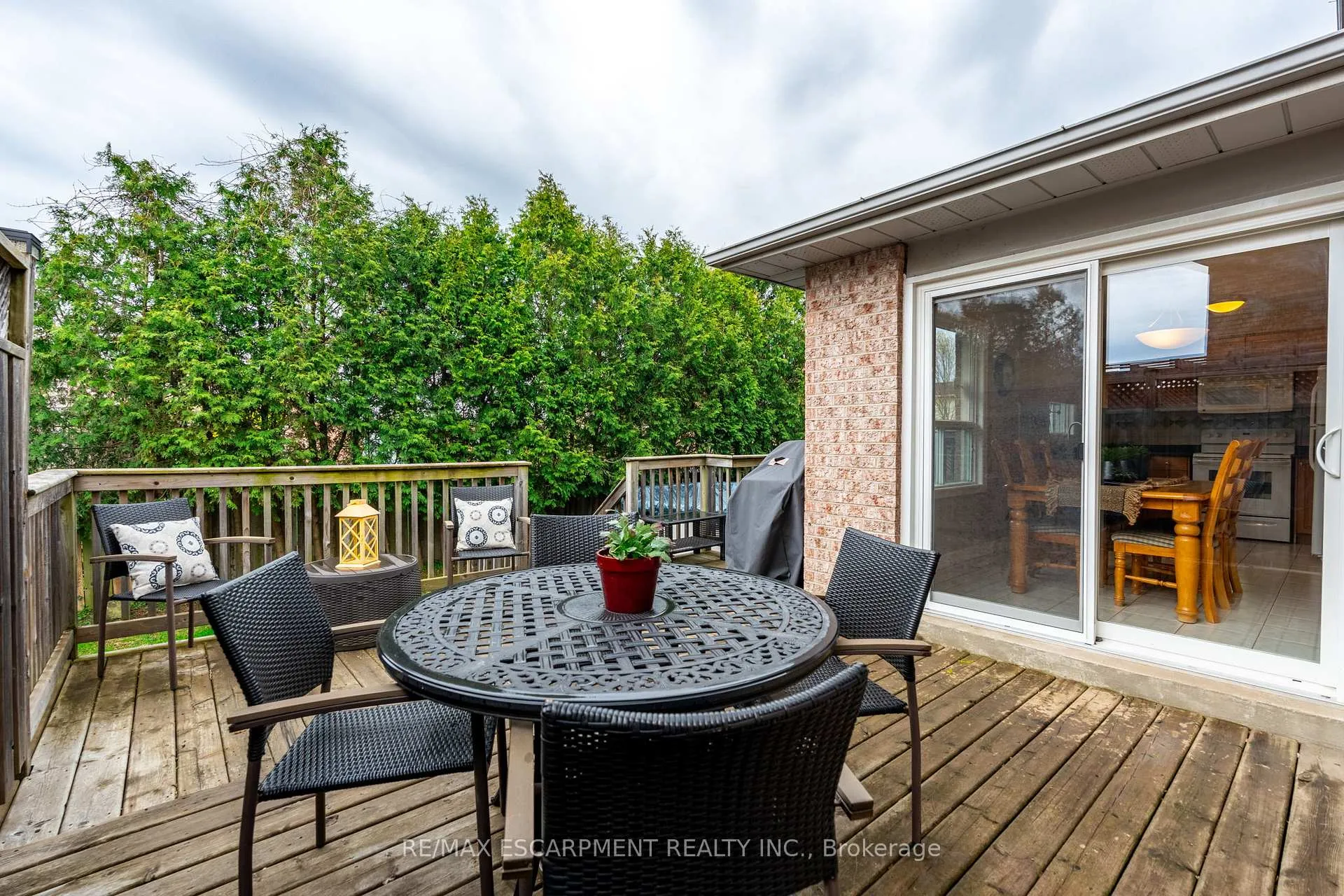 Photo 31 of 38 Fellowes Crescent, Hamilton, Waterdown — HOMEH