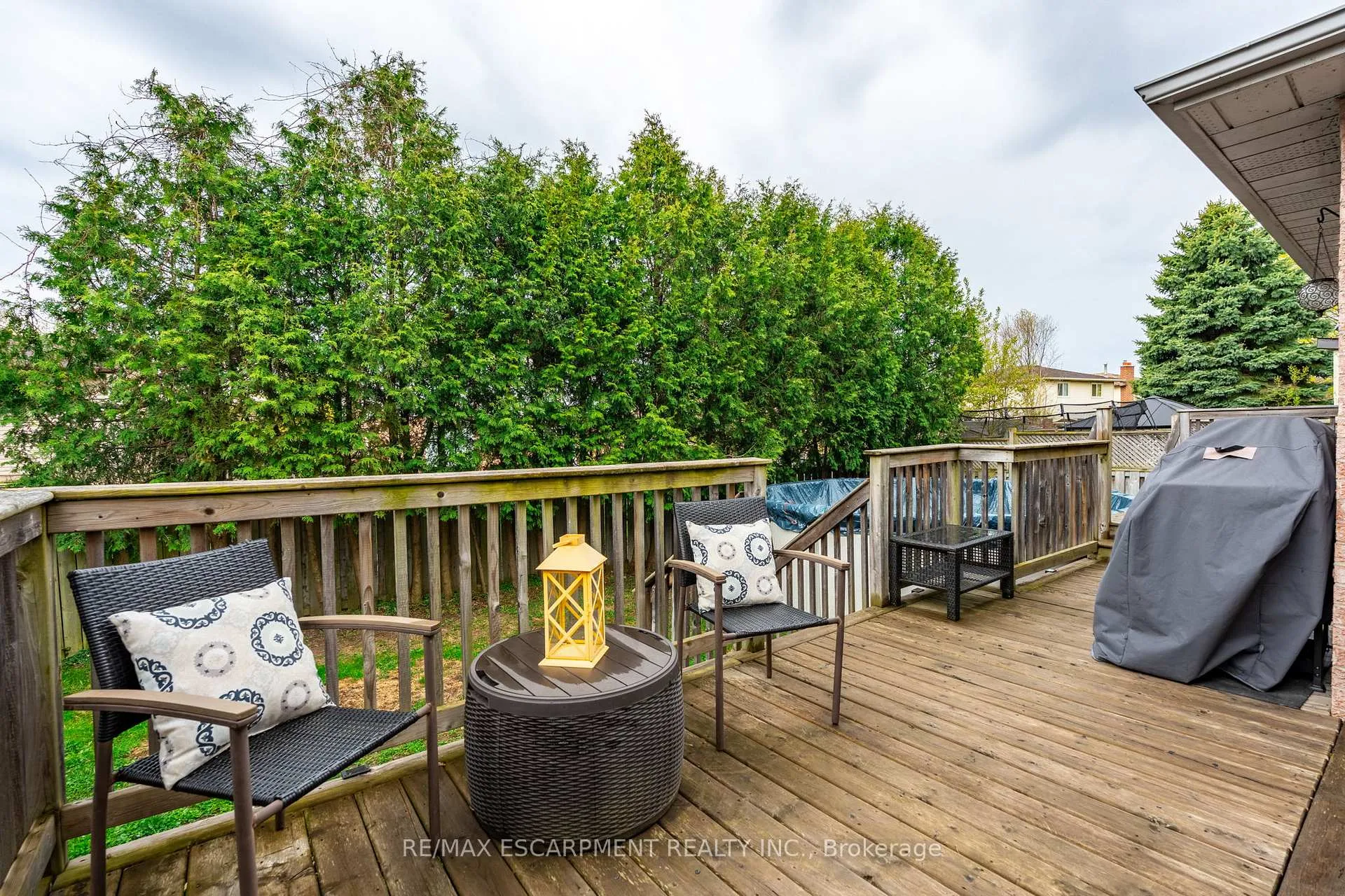 Photo 33 of 38 Fellowes Crescent, Hamilton, Waterdown — HOMEH