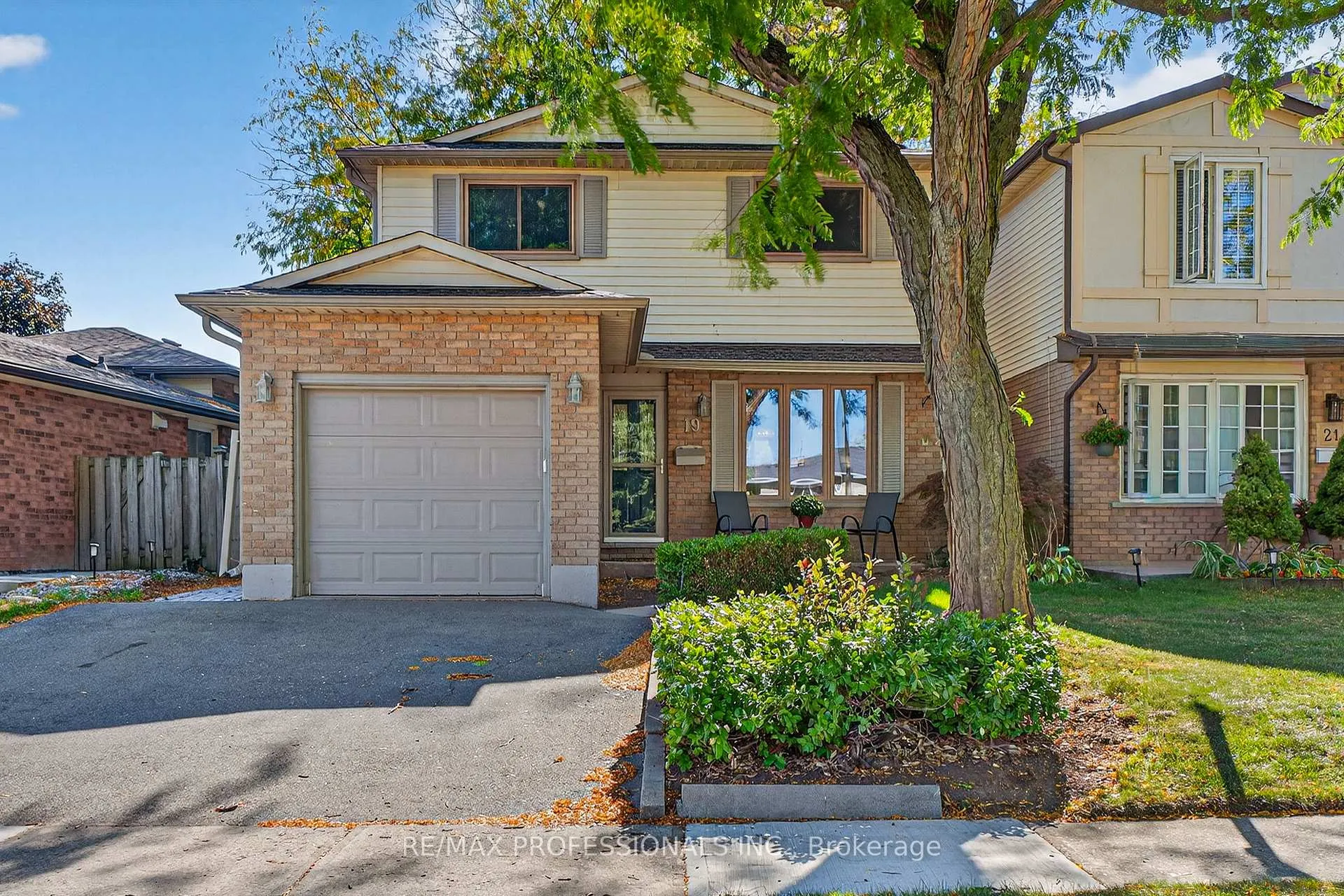 Front of 19 Salina Place