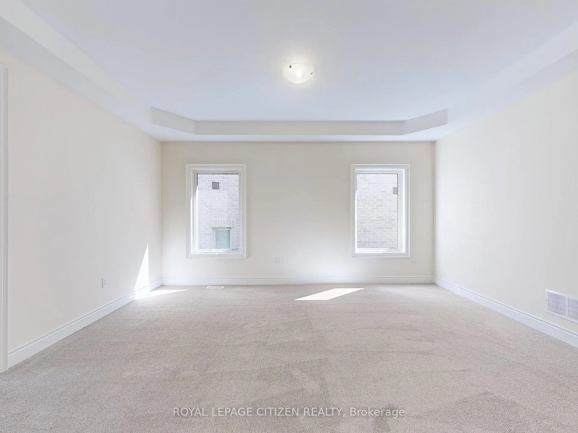 Photo 5 of 102 North Garden Boulevard, Scugog, Port Perry — HOMEH