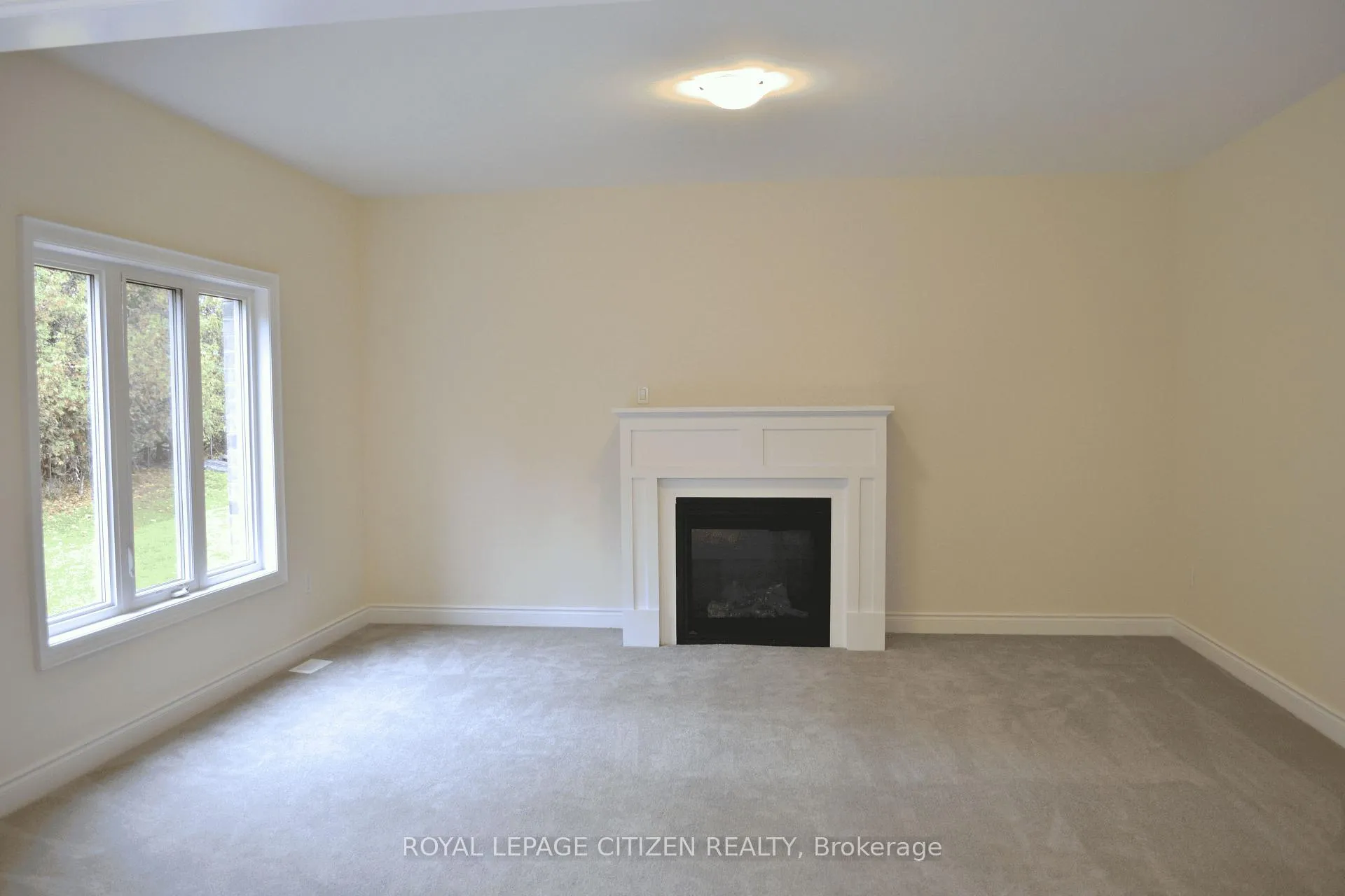 Photo 8 of 102 North Garden Boulevard, Scugog, Port Perry — HOMEH