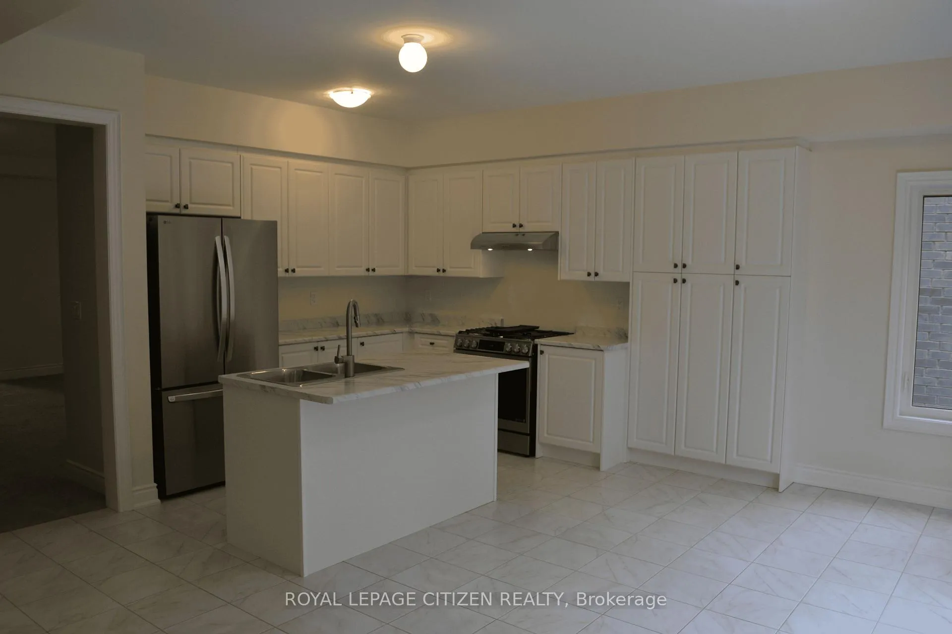 Photo 11 of 102 North Garden Boulevard, Scugog, Port Perry — HOMEH